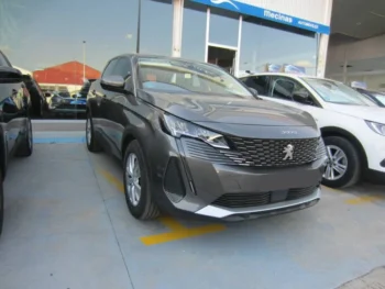 Peugeot 3008 negro 4