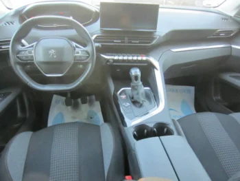 Peugeot 3008 negro 7